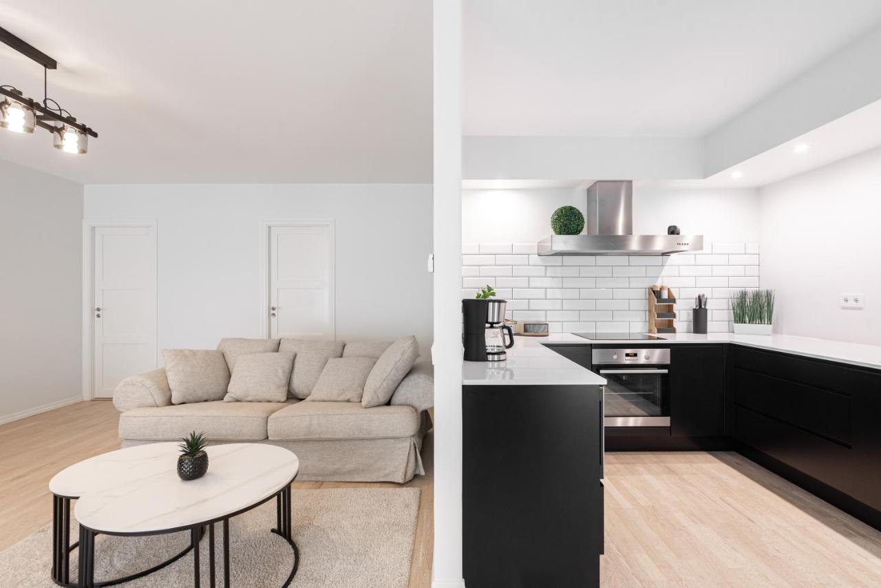 Airhome - Black&White Tallinn Exterior photo